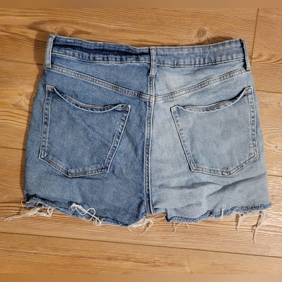 Old Navy Jean Shorts O.G. Straight High Rise Size 12 - Picture 3 of 5